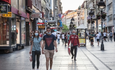 Ashpersohen masat anti Covid edhe ne Serbi: Vendi mbyllet nga neser